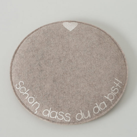 2016352-beige