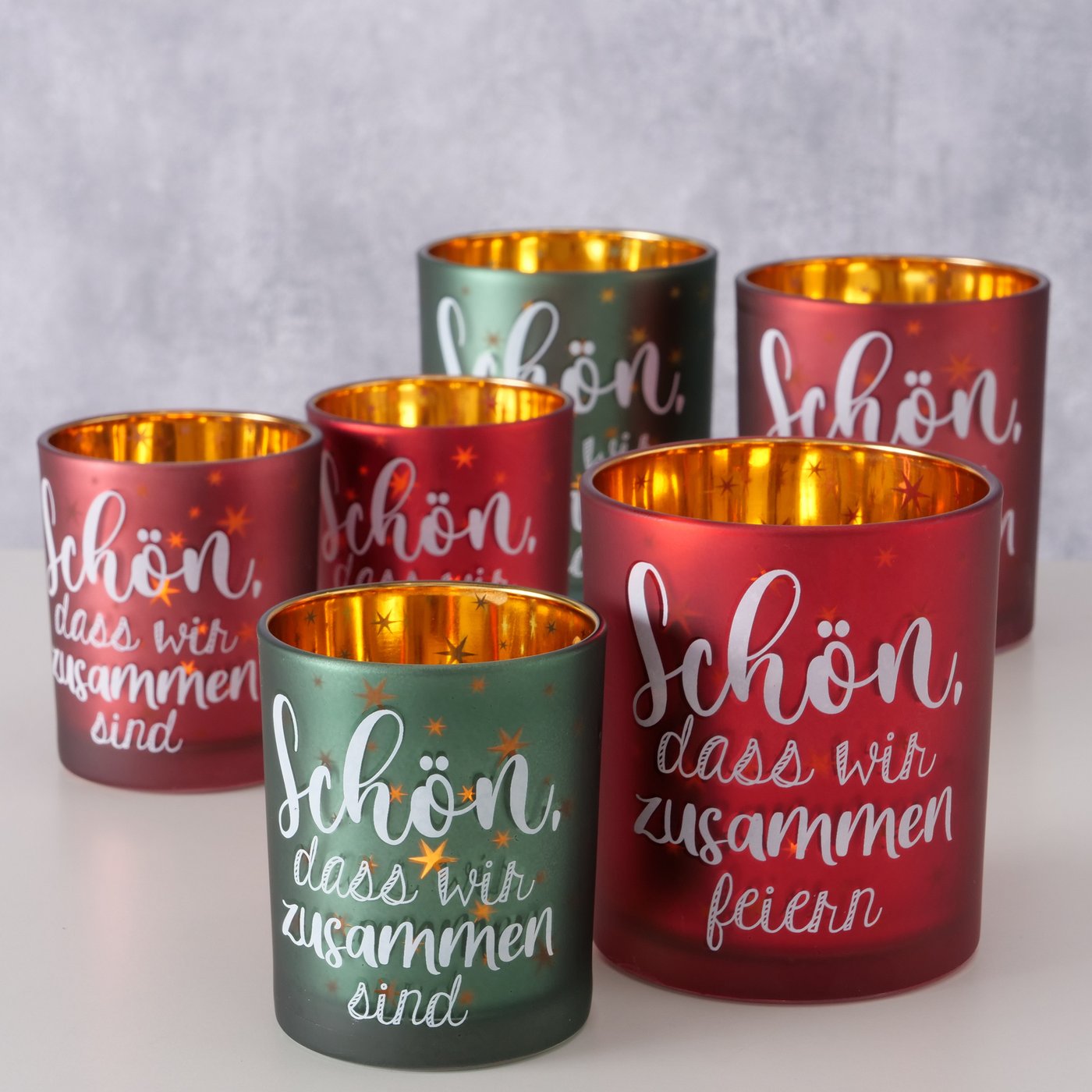 2027793-2-glas-windlichter-mit-spruch-schon-das-wir-zusammen-sind-grun-dunkelrot-schon-dass-wir-zusammen-feiern-rot