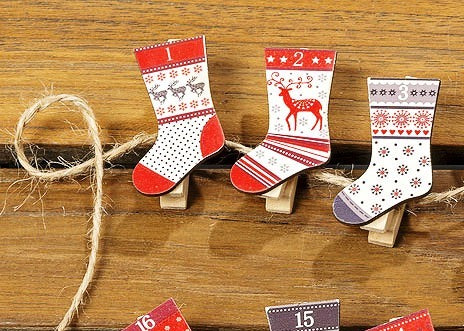 7530800-1-adventskalender-soeckchen-klammern-holz-25tlg-weihnachtskalender-7530800-boltze-4020607437012
